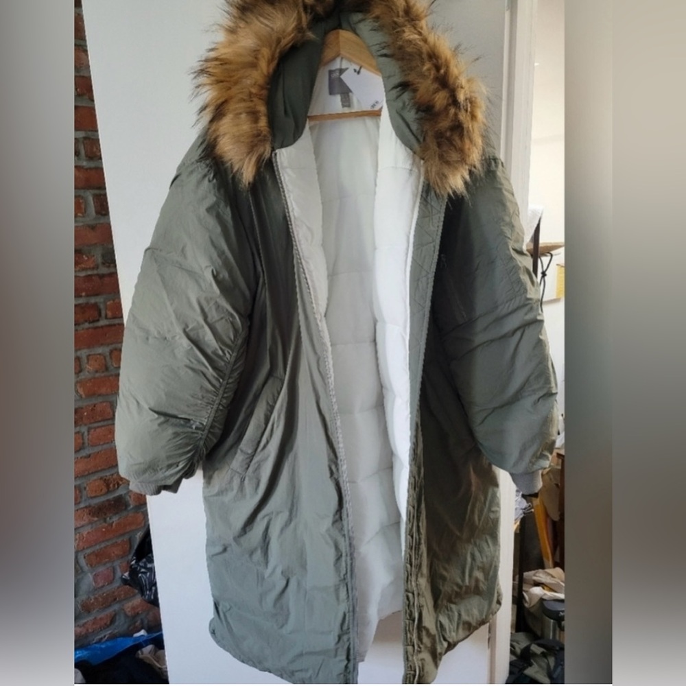 NWT ASOS Long Puffer Parka with Faux Fur Hood, size 10